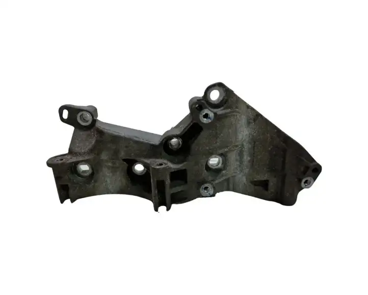 Nissan Juke I F15 (2010 - 2018) 8200669495 Кронштейн генератора — фото 1