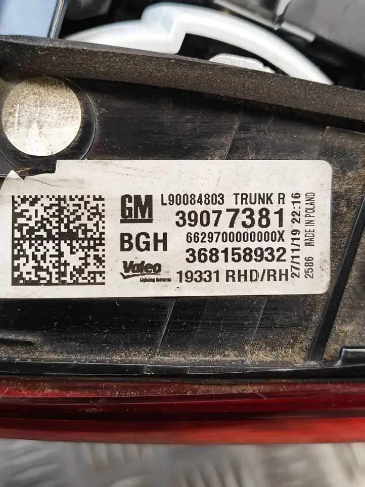 Opel Astra K (2015 - 2020) 39077381 Задний фонарь в крышке багажника — фото 7