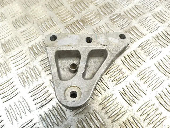 Skoda Fabia Mk2 (5J) (2007 - 2014) 6Q0199185A Кронштейн двигателя — фото 3