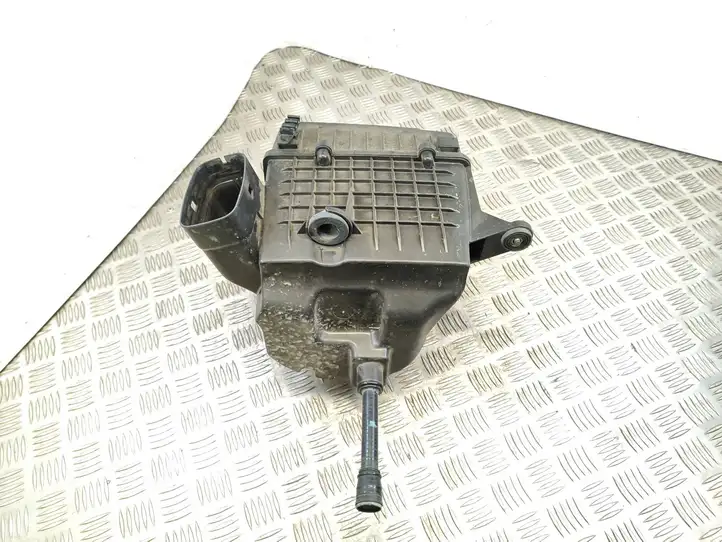 Skoda Fabia Mk2 (5J) (2007 - 2014) 6R0129620A Корпус воздушного фильтра — фото 2