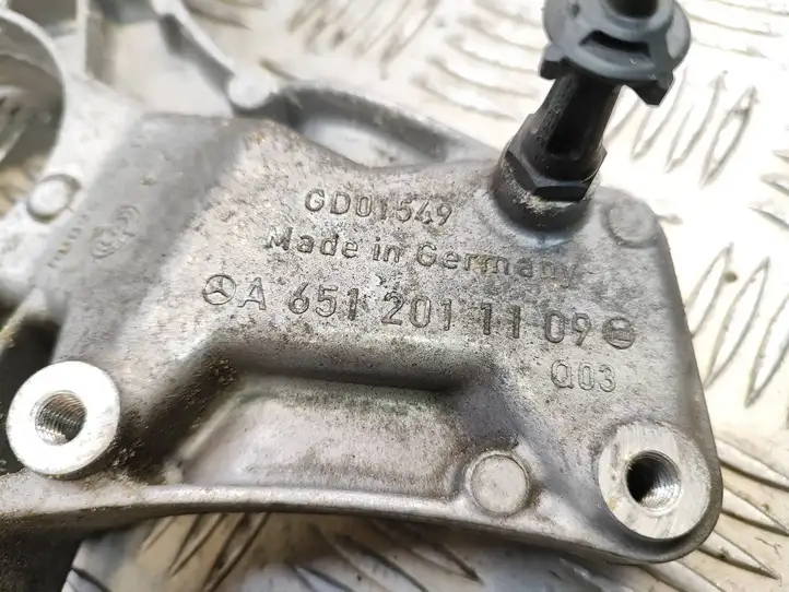 Mercedes-Benz C W204 (2007 - 2014) A6512011109 Кронштейн генератора — фото 3