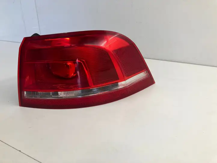 Volkswagen PASSAT B7 (2011 - 2014) 3F945096E Задний фонарь в кузове — фото 4