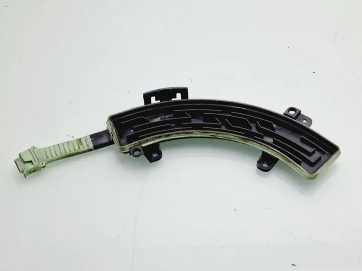 BMW 3 F30 F35 F31 (2012 - 2018) 9237556 Крышка микрофильтра воздуха — фото 3