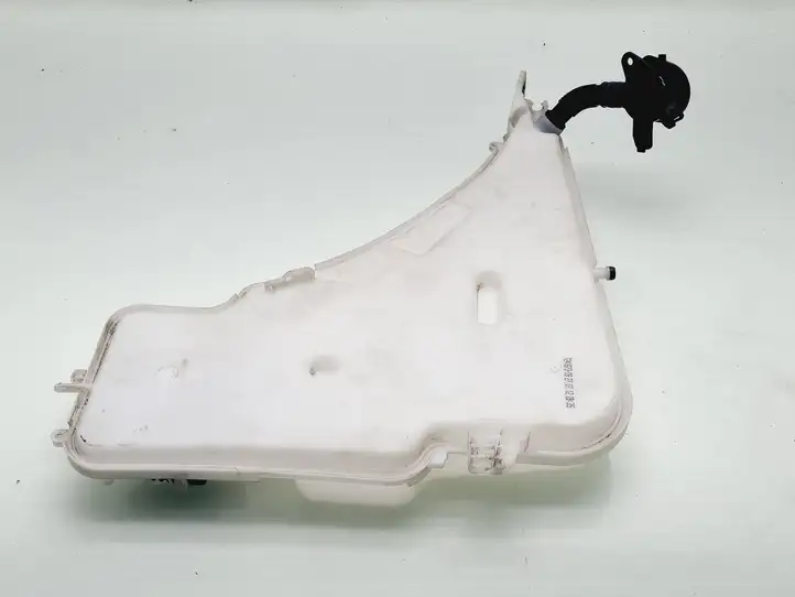 BMW 1 F20 F21 (2011 - 2019) 7241673 Бачок омывателя стекла — фото 2