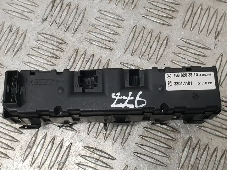 Mercedes-Benz A W168 (1997 - 2004) 1688203810 Блок кнопок на панели — фото 3