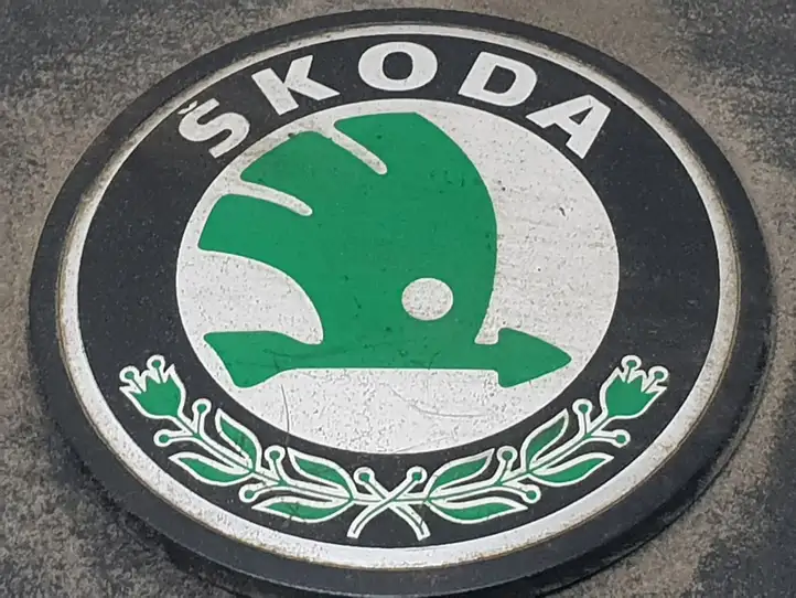 Skoda Octavia Mk1 (1U) (1996 - 2004) 038103935 Крышка двигателя декоративная — фото 2