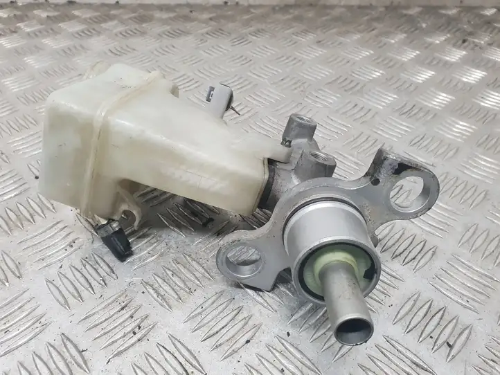 Opel Vectra C (2002 - 2005) 320670692 Главный тормозной цилиндр — фото 1