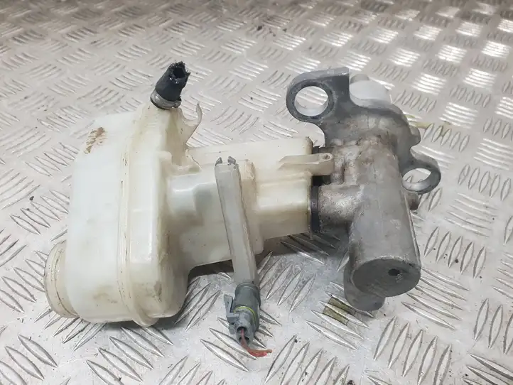 Opel Vectra C (2002 - 2005) 320670692 Главный тормозной цилиндр — фото 3