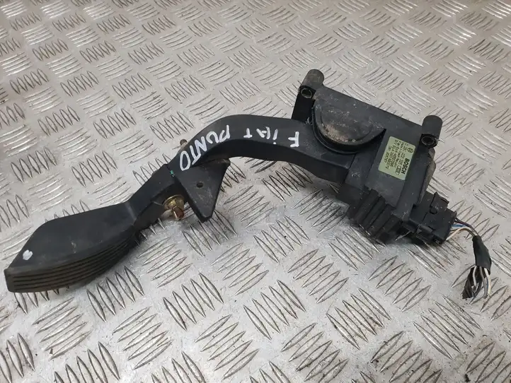 Fiat Punto (188) (1999 - 2010) 0281002325 Педаль акселератора — фото 1