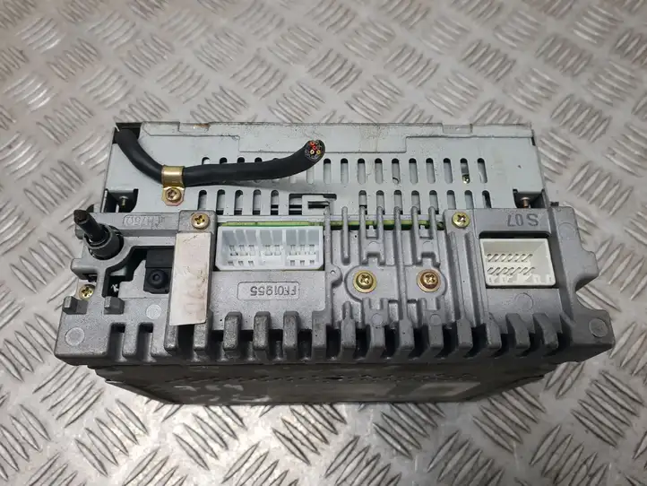 Subaru Forester SG (2003 - 2005) 86201FC070 Магнитола / мультимедийная система — фото 2