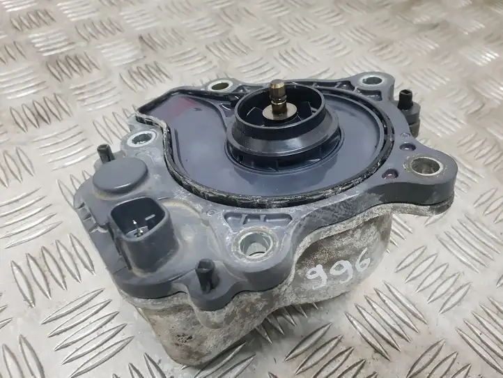 Toyota Auris 150 (2006 - 2012) 5951793 Вакуумный насос — фото 1