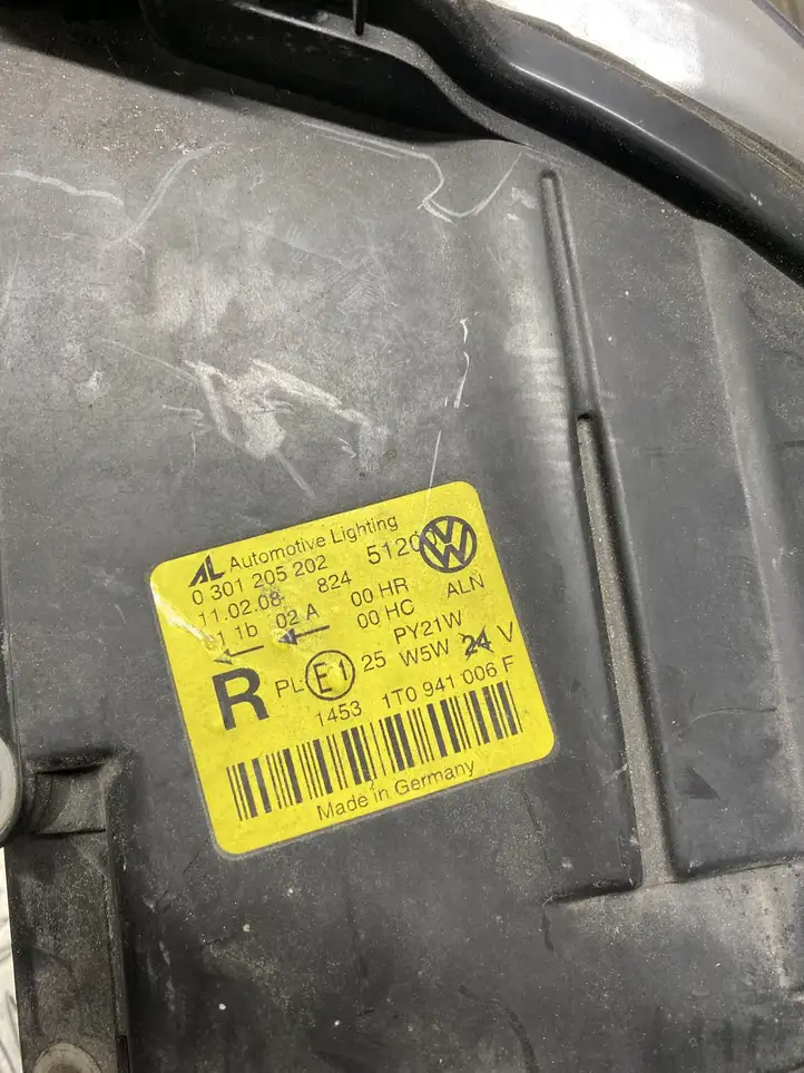 Volkswagen Touran I (2003 - 2010) 0301205202 Передняя фара — фото 2