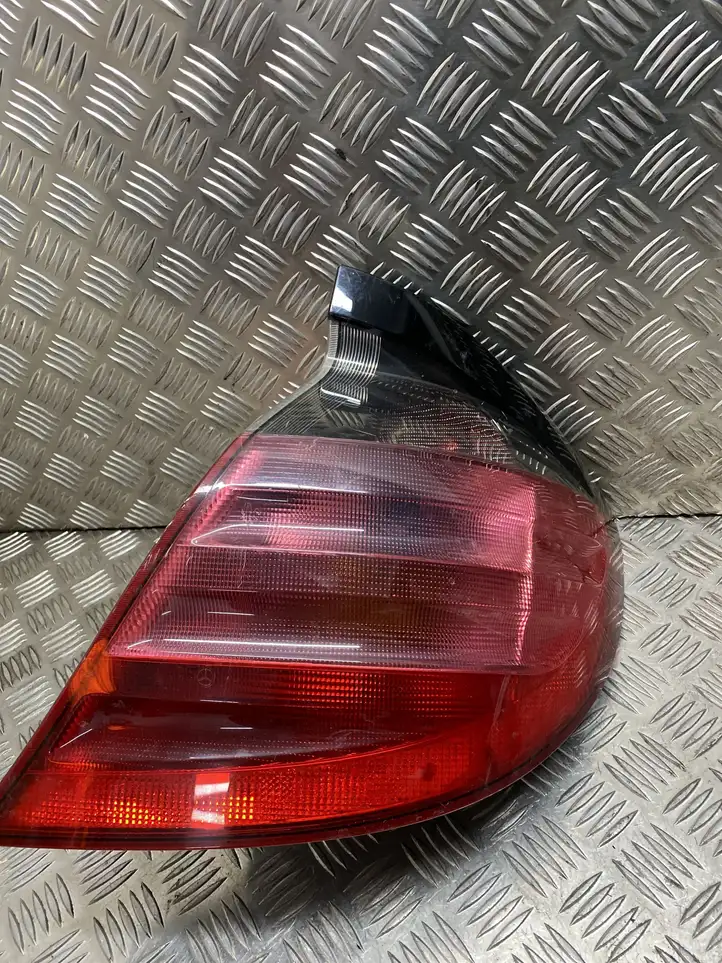 Mercedes-Benz C W203 (2000 - 2007) 15163100 Задний фонарь в кузове — фото 1