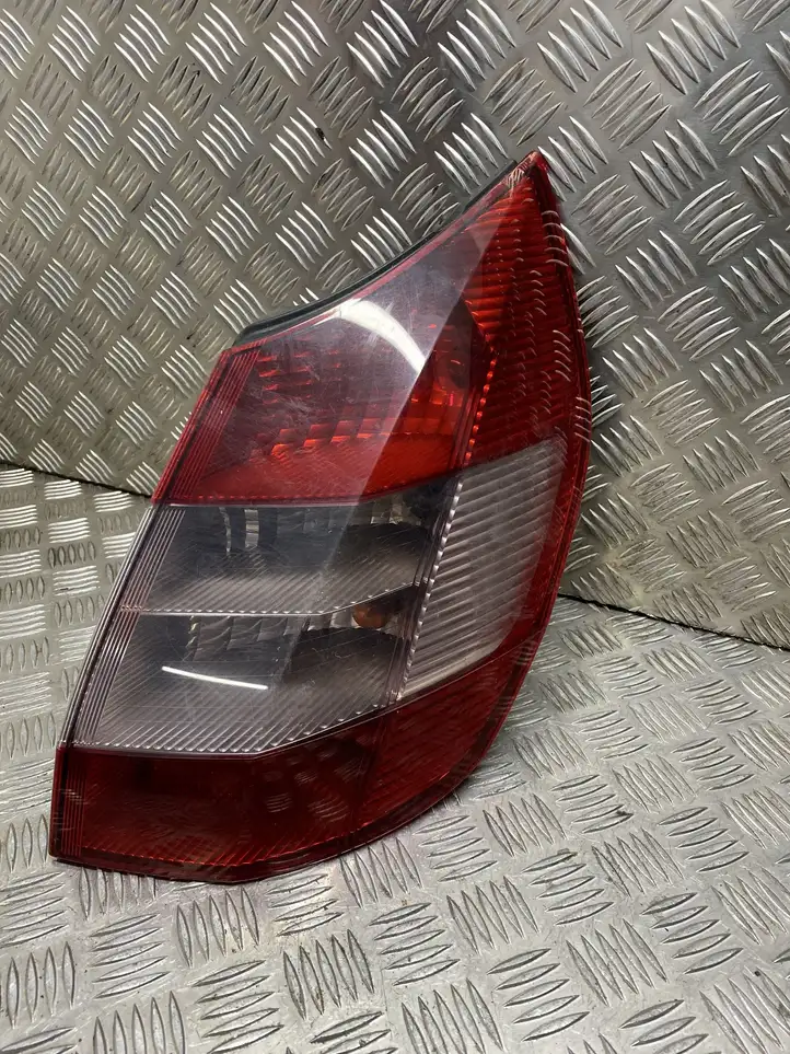 Renault Scenic II - Grand scenic II (2003 - 2006) 159116000 Задний фонарь в кузове — фото 1