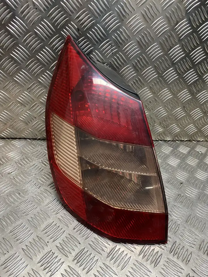 Renault Scenic II - Grand scenic II (2003 - 2006) 11A460B Задний фонарь в кузове — фото 1
