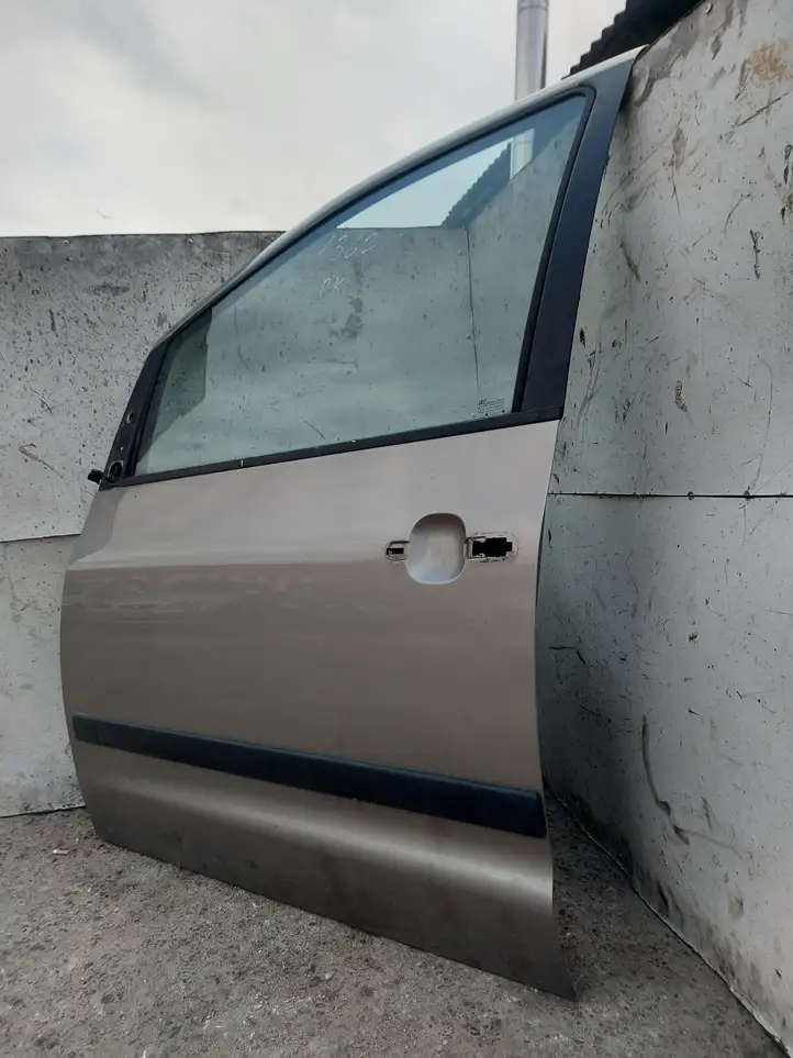 Ford Galaxy (2000 - 2006) Дверь — фото 4