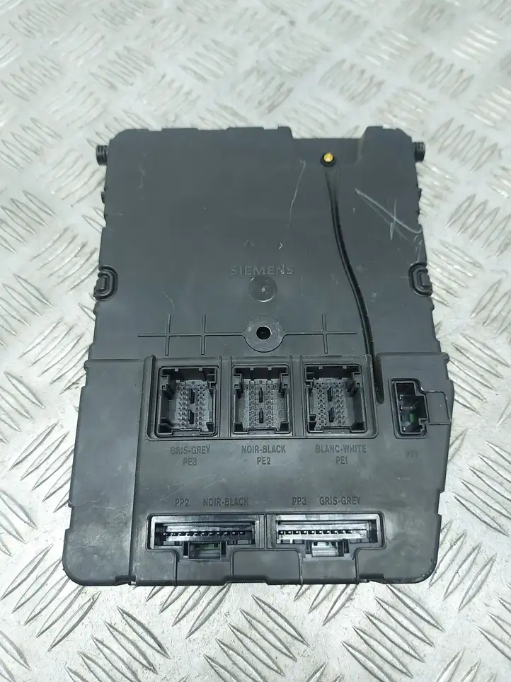 Renault Scenic II - Grand scenic II (2003 - 2006) 8200306437 Модуль комфорта — фото 3