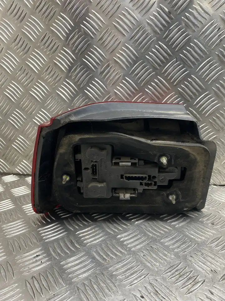 Seat Ibiza II (6k) (1999 - 2002) 6K6945258C Задний фонарь в кузове — фото 2