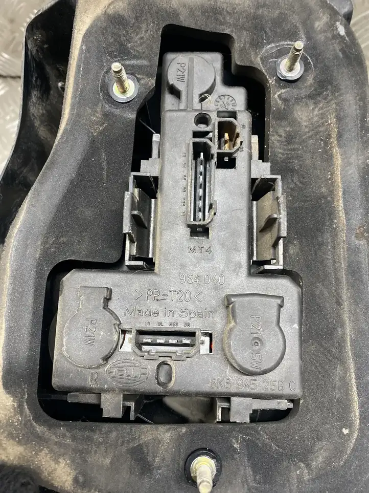 Seat Ibiza II (6k) (1999 - 2002) 6K6945258C Задний фонарь в кузове — фото 3