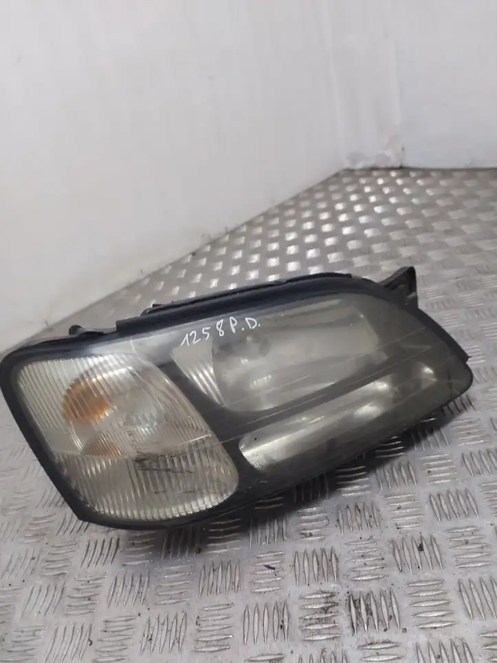 Subaru Legacy (1999 - 2003) 20653 Передняя фара — фото 1