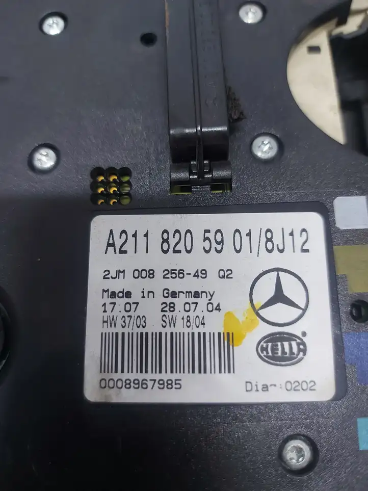 Mercedes-Benz E W211 (2002 - 2009) A2118205901 Передняя подсветка — фото 5