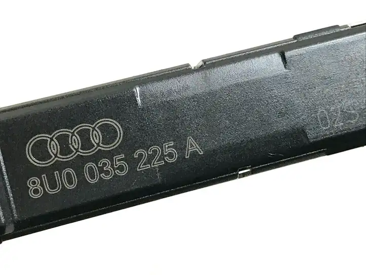 Audi Q3 8U (2011 - 2014) 8U0035225A Усилитель антенны — фото 3