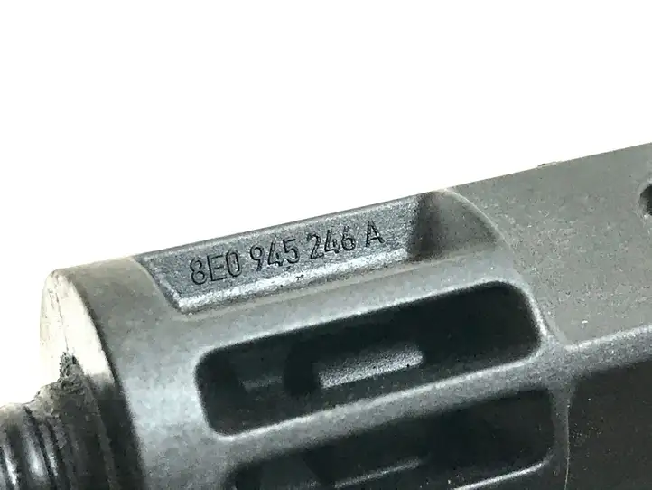 Audi A4 S4 B8 8K (2011 - 2015) 8E0945246A Деталь заднего фонаря — фото 3