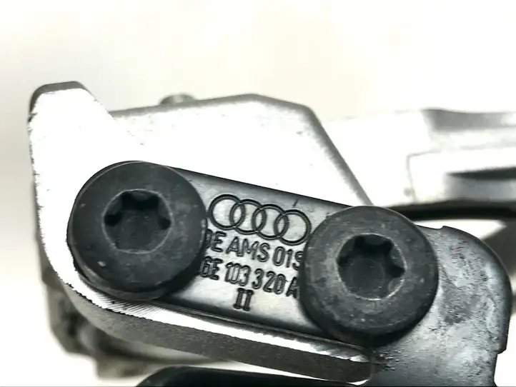 Audi A4 S4 B8 8K (2011 - 2015) 06E103320A Другая деталь двигателя — фото 3