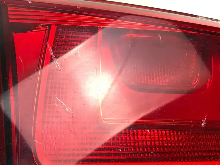 Volkswagen Golf VII (2013 - 2019) 5G9945093E Задний фонарь в крышке багажника — фото 4