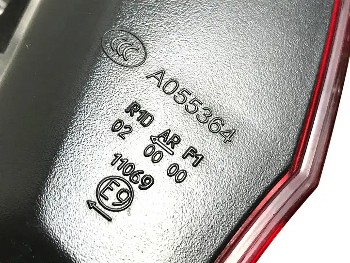 Volkswagen Golf VII (2013 - 2019) 5G9945093E Задний фонарь в крышке багажника — фото 7