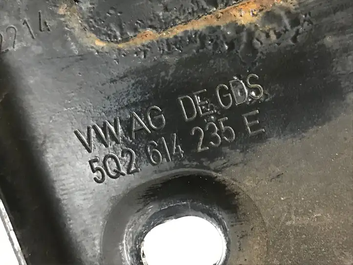Volkswagen Golf VII (2013 - 2019) 5Q2614235E Кронштейн блока ABS — фото 3