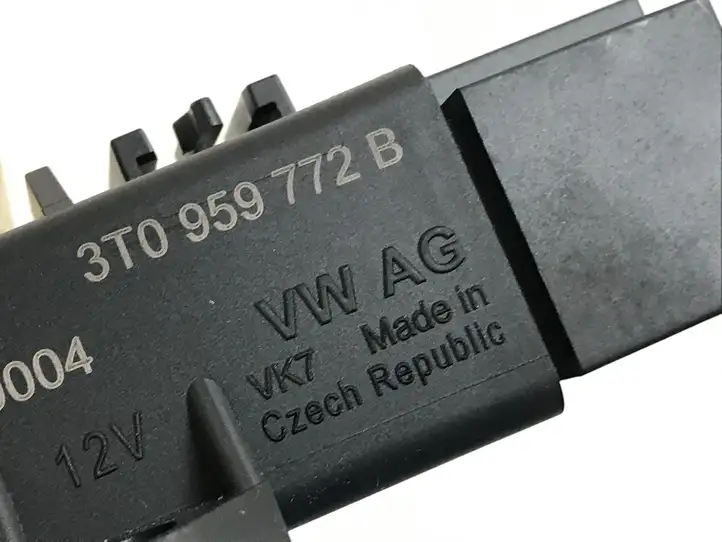 Audi A6 C7 (2011 - 2014) 3T0959772B Реле обогрева — фото 3