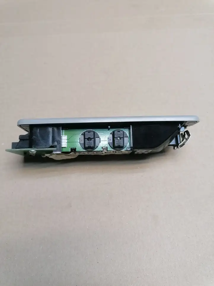 BMW X5 E70 (2006 - 2013) 63316972973 Задняя подсветка — фото 2