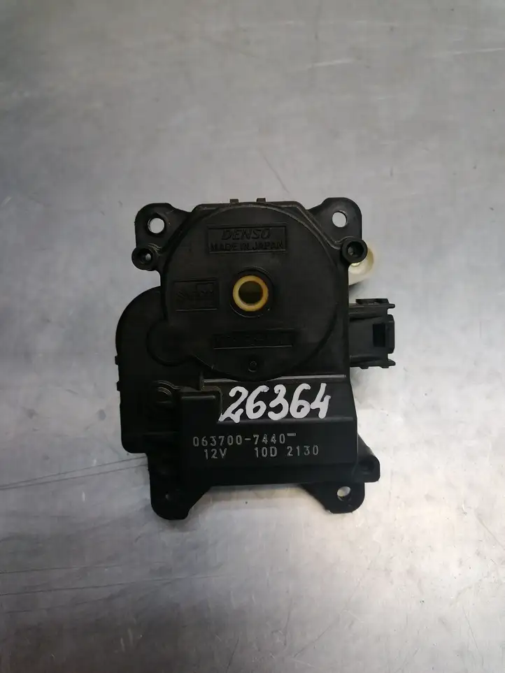 Toyota Prius (XW10) (1997 - 2003) 0637007440 Двигатель задвижки потока воздуха — фото 1