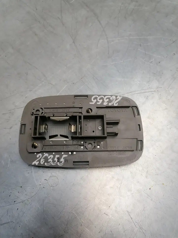 Toyota Prius (XW10) (1997 - 2003) 28676567 Задняя подсветка — фото 3
