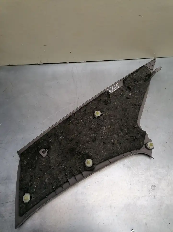 Toyota Prius (XW10) (1997 - 2003) 6248047010 Верхняя обшивка стойки D — фото 3