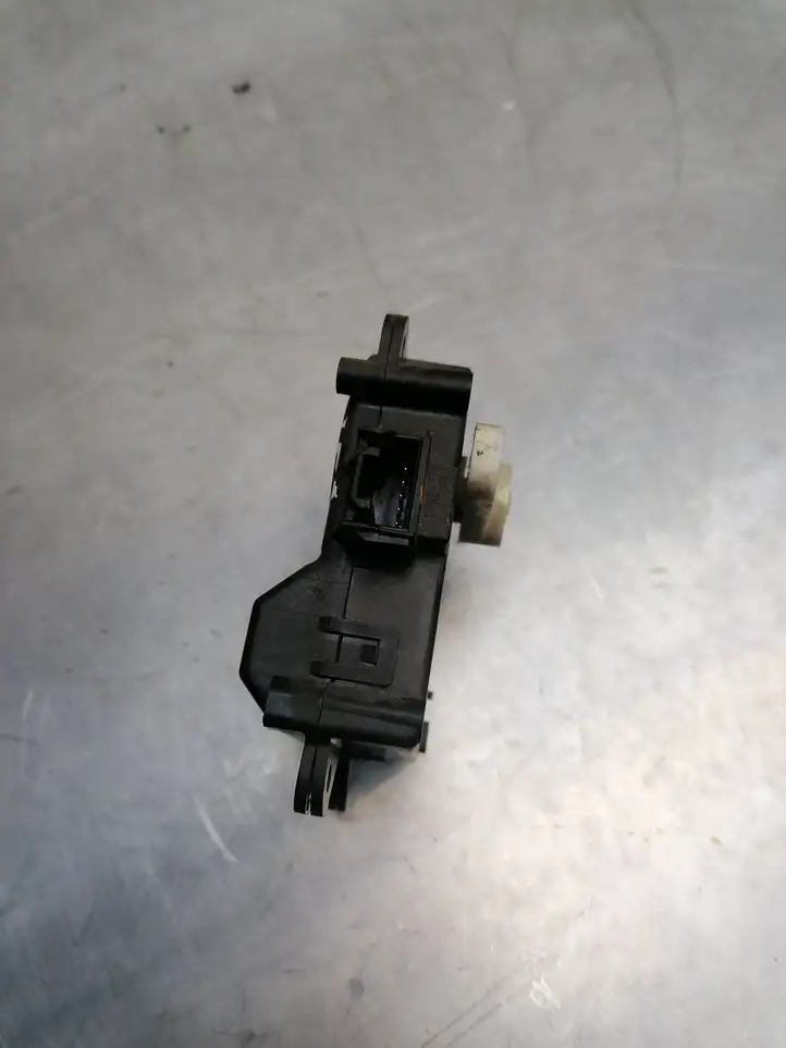 Toyota Prius (XW10) (1997 - 2003) 0637007440 Двигатель задвижки потока воздуха — фото 2