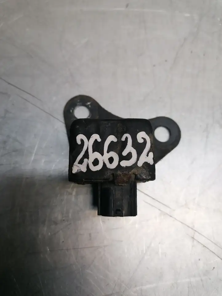 Toyota Prius (XW10) (1997 - 2003) 8917447020 Датчик удара SRS — фото 1