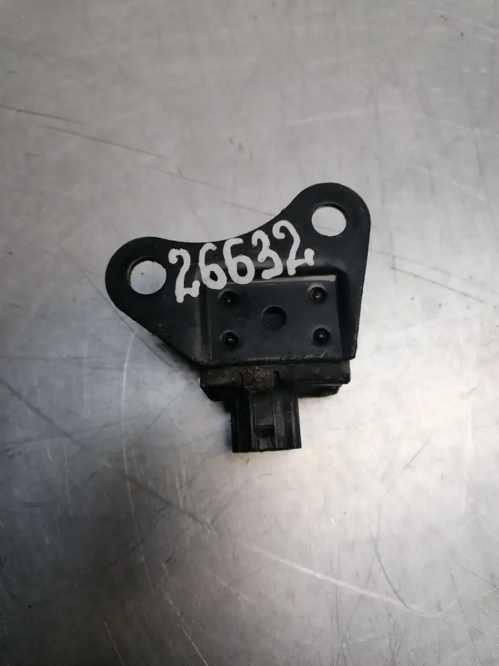 Toyota Prius (XW10) (1997 - 2003) 8917447020 Датчик удара SRS — фото 3