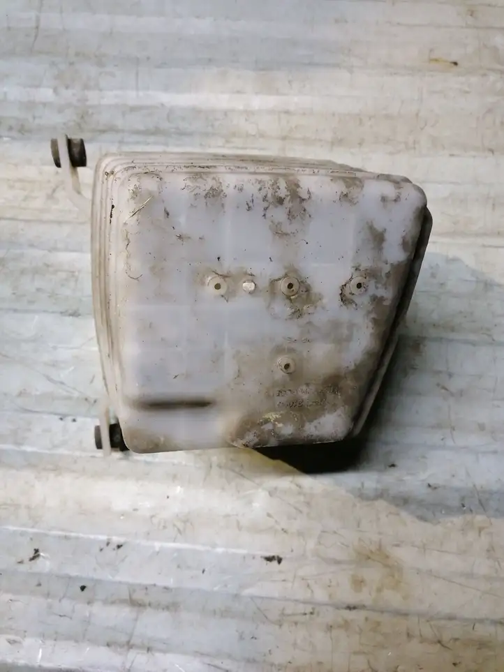 Toyota Prius (XW10) (1997 - 2003) 1789321020 Резонатор впуска — фото 2
