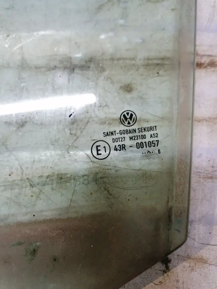 Volkswagen Golf V (2003 - 2009) E143R001057 Стекло задней двери — фото 2