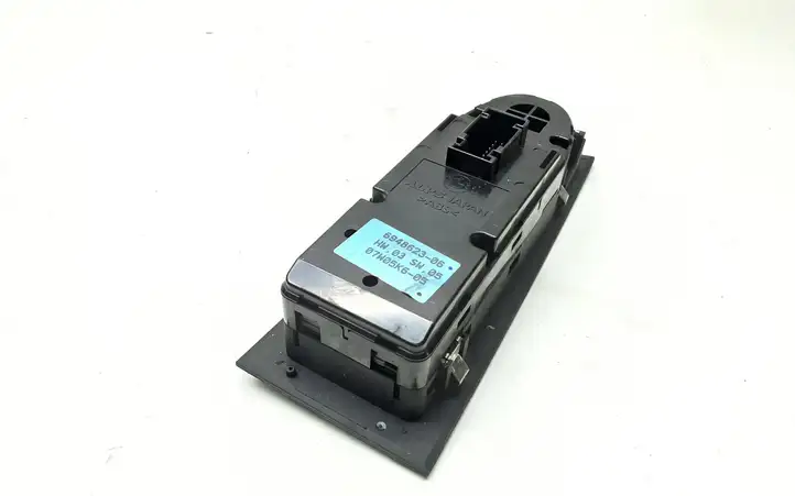 BMW 3 E90 E91 (2005 - 2012) 6948623 Кнопка стеклоподъемников — фото 2