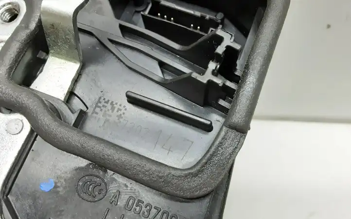 BMW 3 E90 E91 (2005 - 2012) 7202147 Замок задней двери — фото 2