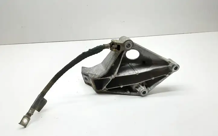 BMW 3 E90 E91 (2005 - 2012) 6775041 Кронштейн двигателя — фото 4