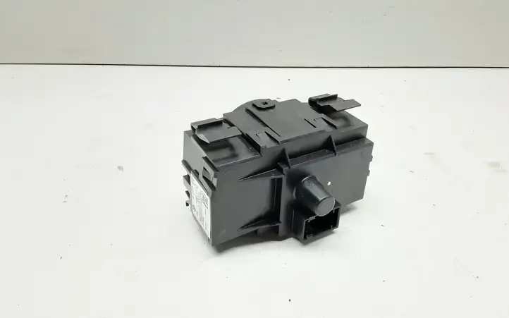BMW 3 E90 E91 (2005 - 2012) 9169405 Включатель фонарей — фото 2