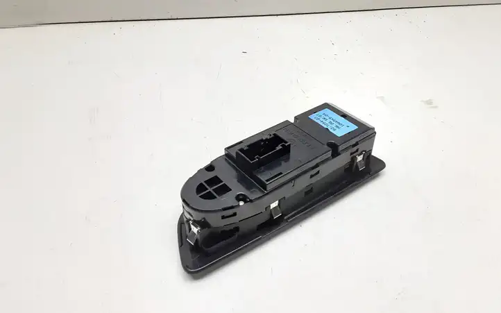 BMW 1 E81 E87 (2004 - 2011) 9217254 Кнопка стеклоподъемников — фото 2