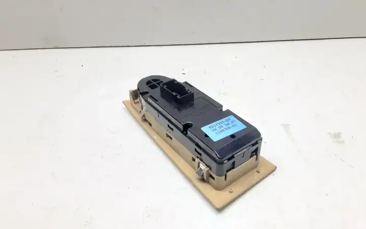 BMW 3 E90 E91 (2005 - 2012) 9217337 Кнопка стеклоподъемников — фото 2