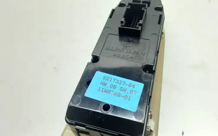BMW 3 E90 E91 (2005 - 2012) 9217337 Кнопка стеклоподъемников — фото 3
