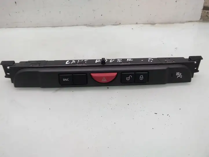 Land Rover Discovery 3 - LR3 (2004 - 2009) Включатель аварийных фонарей — фото 1