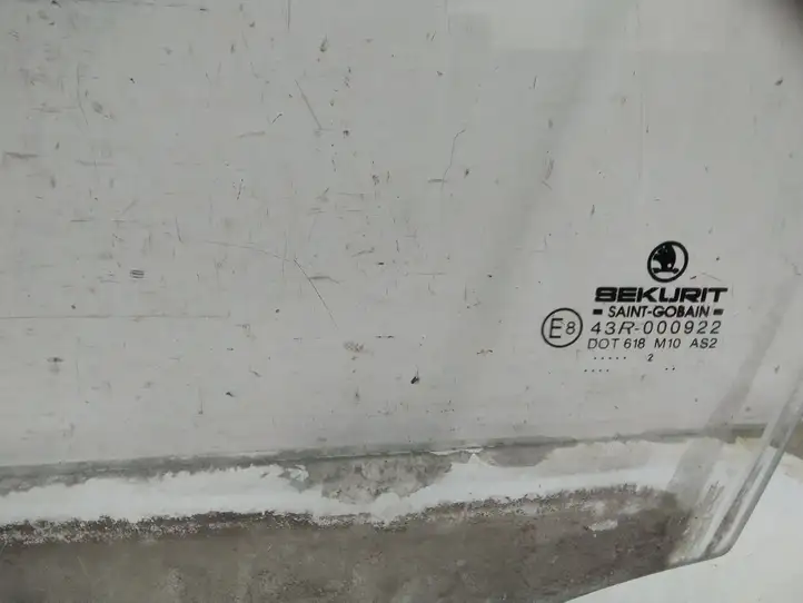 Skoda Fabia Mk1 (6Y) (1999 - 2007) 43R000922 Стекло передней двери — фото 3